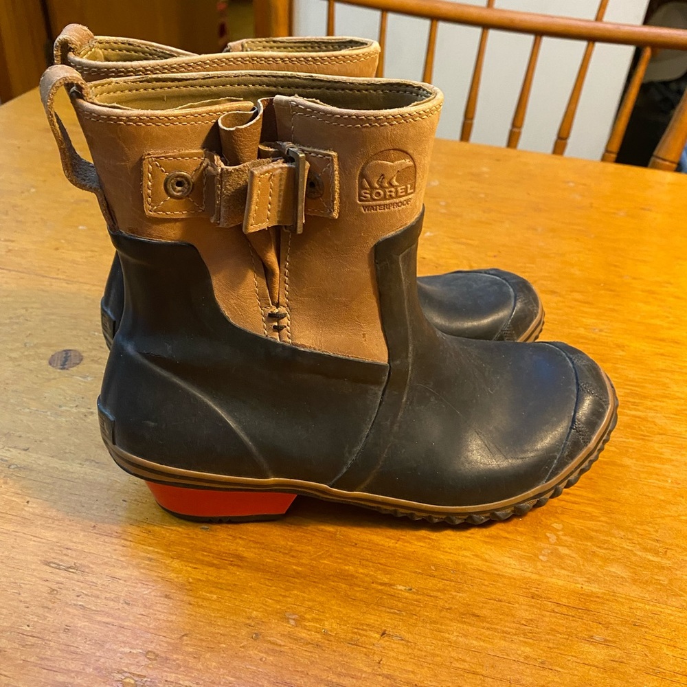 Sorel slimpak glow boots 8